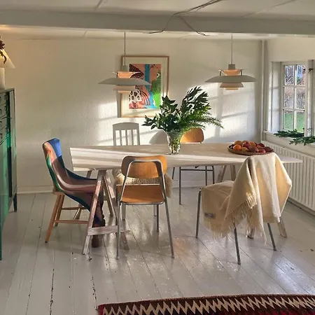 Nyaraló Thatched Half-timbered House On Idyllic Vejrø