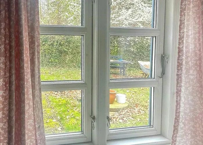 Dom wakacyjny Thatched Half-timbered House On Idyllic *